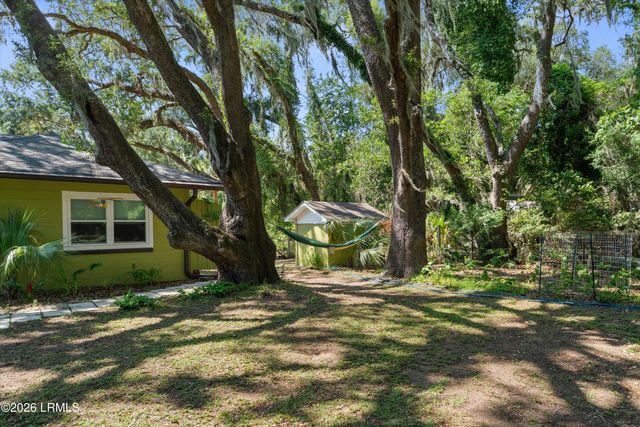 16 Oakland Drive, St. Helena Island, SC 29920