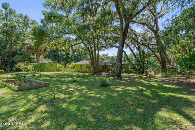 16 Oakland Drive, St. Helena Island, SC 29920