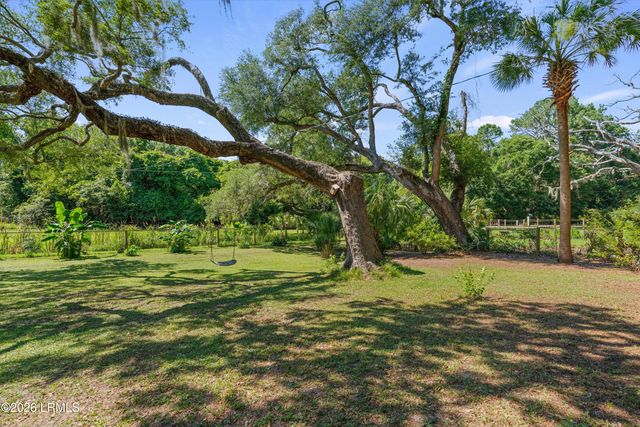16 Oakland Drive, St. Helena Island, SC 29920