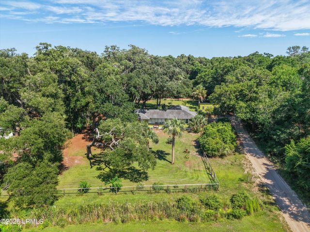 16 Oakland Drive, St. Helena Island, SC 29920