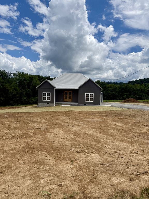 200 Dement Road, Normandy, TN 37360