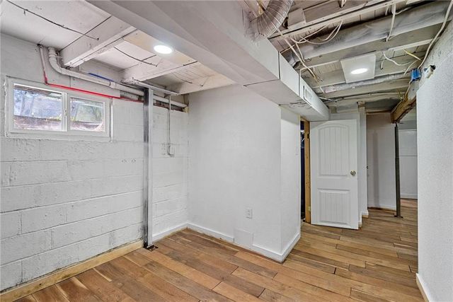 810 S Woodland Avenue, Independence, MO 64052