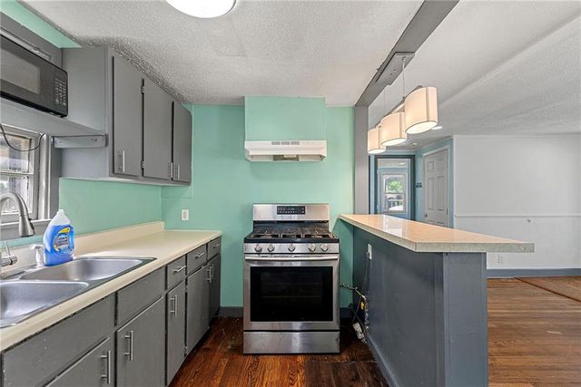 810 S Woodland Avenue, Independence, MO 64052