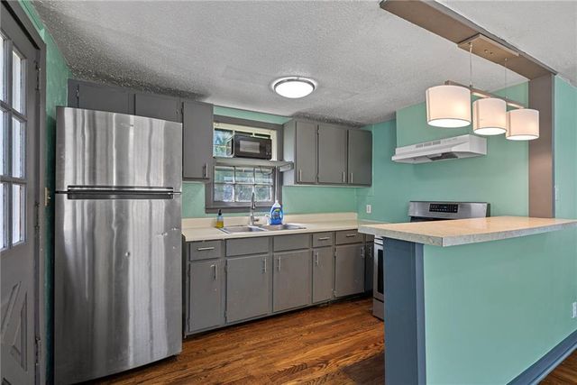 810 S Woodland Avenue, Independence, MO 64052