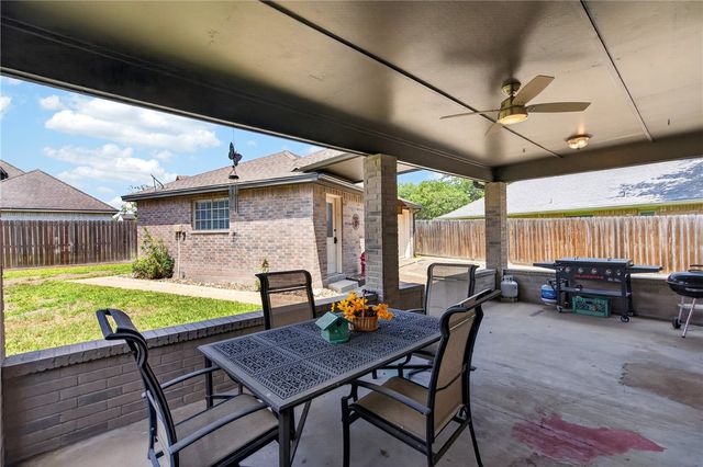4221 Cowhouse Creek Ct, Corpus Christi, TX 78410