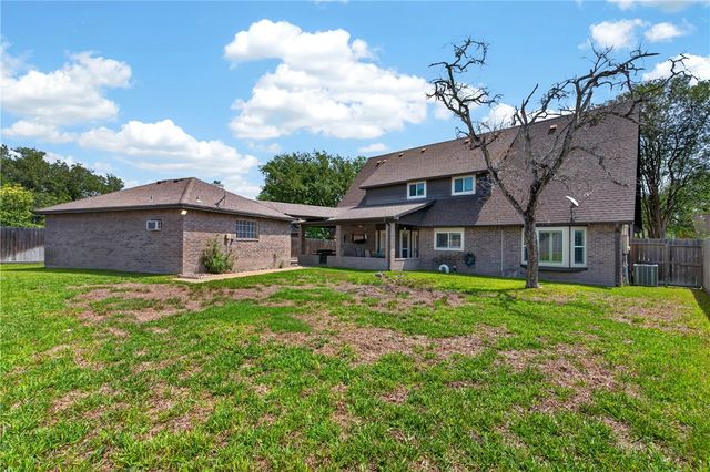 4221 Cowhouse Creek Ct, Corpus Christi, TX 78410