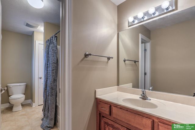 19712 Hansen Avenue, Omaha, NE 68130