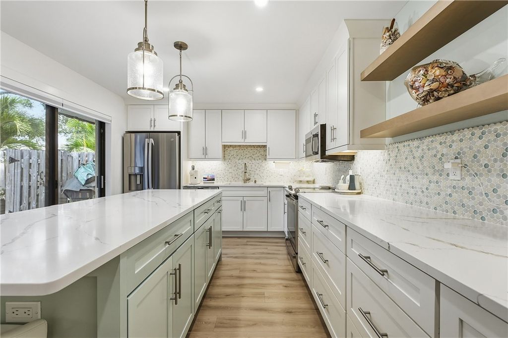 550 N Tropic Lane 6D, Vero Beach, FL 32960