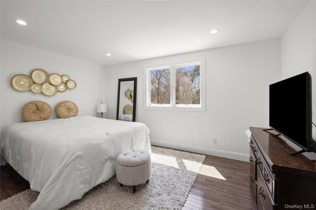 2 Grove Avenue, Coram, NY 11727