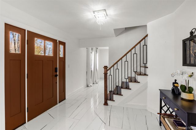 2 Grove Avenue, Coram, NY 11727