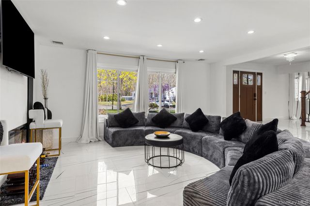 2 Grove Avenue, Coram, NY 11727