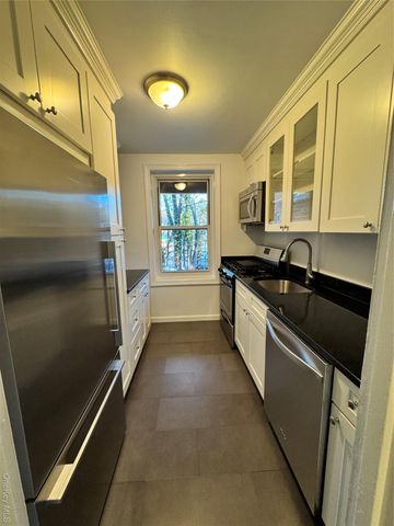 555 Broadway 1J, Hastings-on-hudson, NY 10706