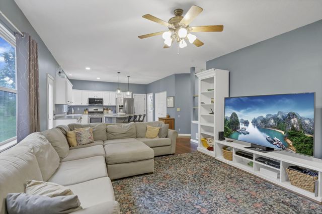 19 Spike Rush Court, Etna, OH 43062