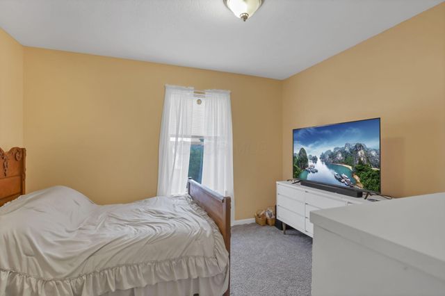 19 Spike Rush Court, Etna, OH 43062