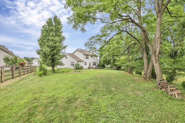 19 Spike Rush Court, Etna, OH 43062