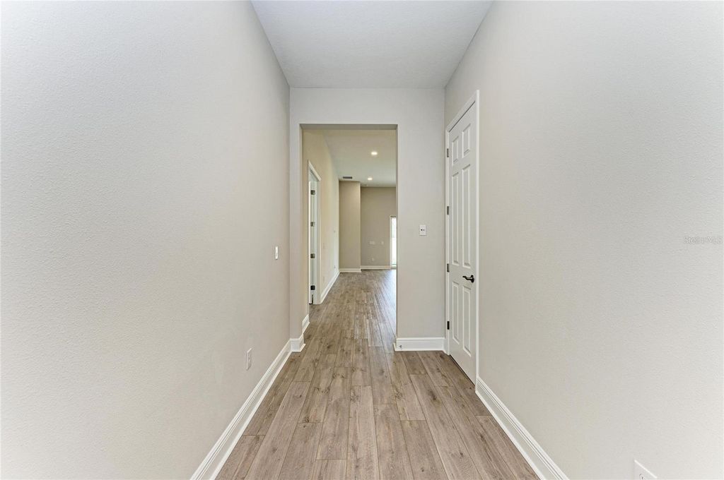 Image 12 of property listing at 13076 HOMESTEAD LANE, Parrish, FL 34219