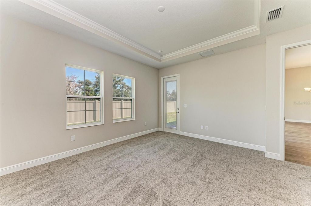 Image 6 of property listing at 13076 HOMESTEAD LANE, Parrish, FL 34219