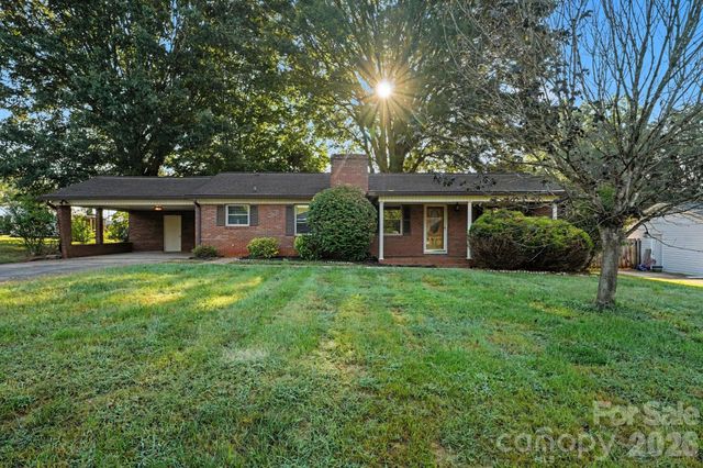 1204 Fulton Drive, Statesville, NC 28677