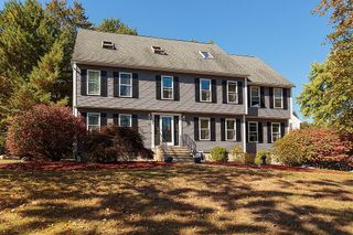 14 Parrish Hill Drive, Nashua, NH 03063