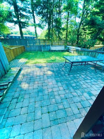 9 Lawry Court, East Brunswick, NJ 08816