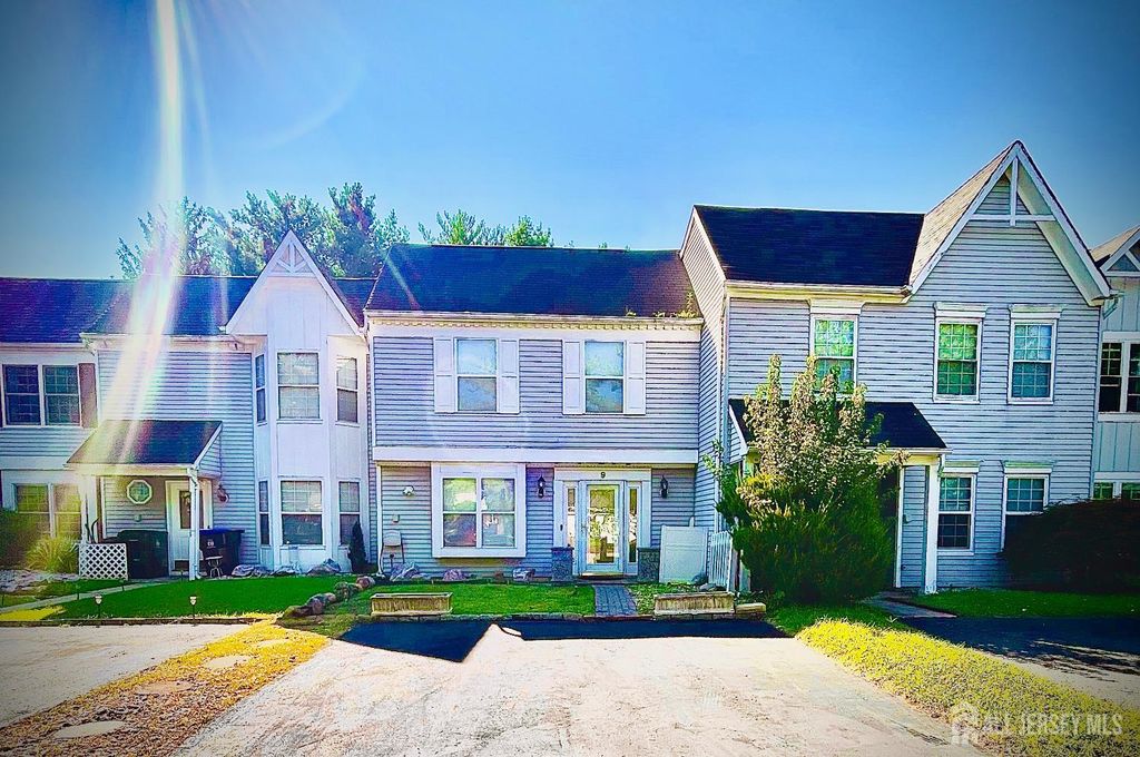 9 Lawry Court, East Brunswick, NJ 08816