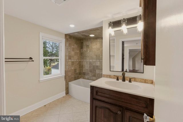 39 ELM AVE, Pitman, NJ 08071