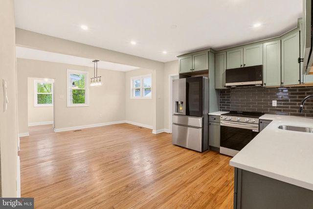 39 ELM AVE, Pitman, NJ 08071