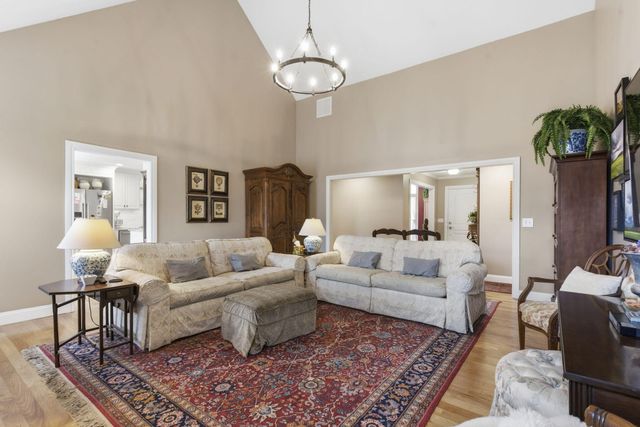 2195 E Richmond Street, Springfield, MO 65804