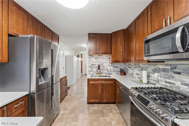 7185 Lake Shore Boulevard, Mentor, OH 44060