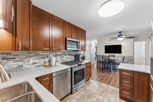 7185 Lake Shore Boulevard, Mentor, OH 44060