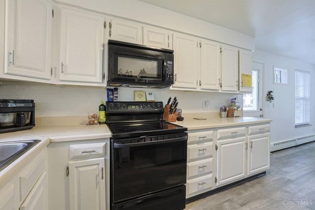 1530 Maple Avenue, Wyoming, OH 45215