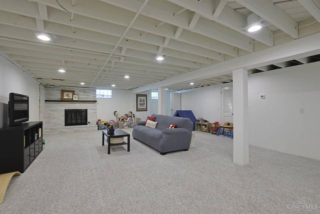 1530 Maple Avenue, Wyoming, OH 45215