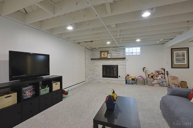 1530 Maple Avenue, Wyoming, OH 45215