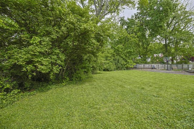 1530 Maple Avenue, Wyoming, OH 45215