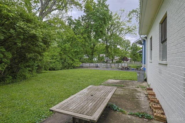 1530 Maple Avenue, Wyoming, OH 45215