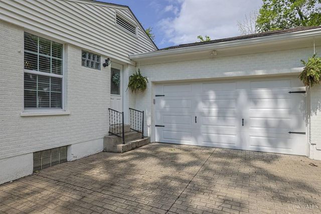 1530 Maple Avenue, Wyoming, OH 45215