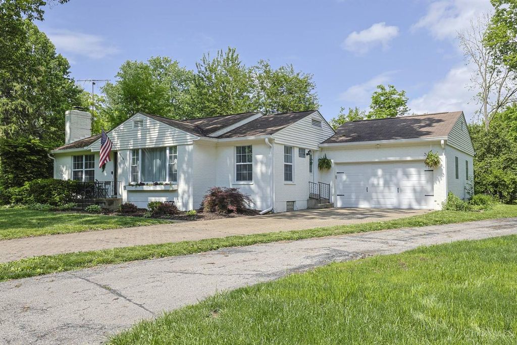 1530 Maple Avenue, Wyoming, OH 45215