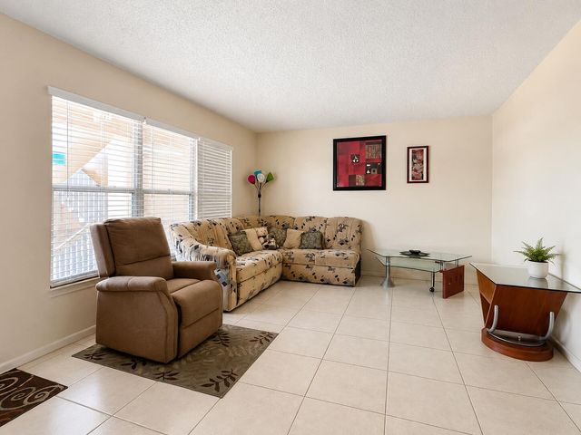 307 Greenbrier B, West Palm Beach, FL 33417