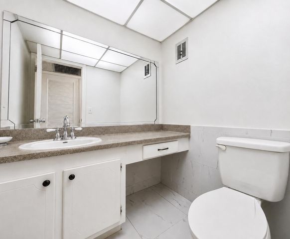 307 Greenbrier B, West Palm Beach, FL 33417