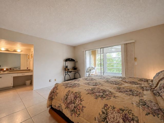 307 Greenbrier B, West Palm Beach, FL 33417