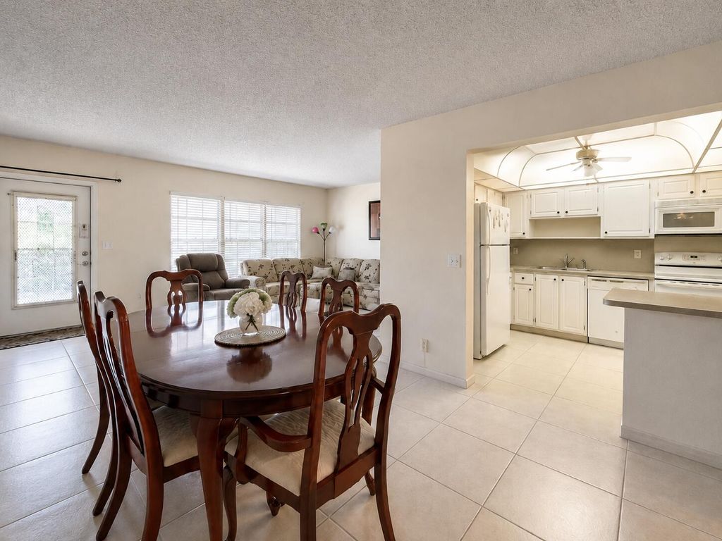 307 Greenbrier B, West Palm Beach, FL 33417