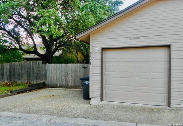 9553 Coolbrook, San Antonio, TX 78250