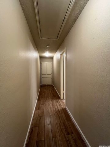 9553 Coolbrook, San Antonio, TX 78250