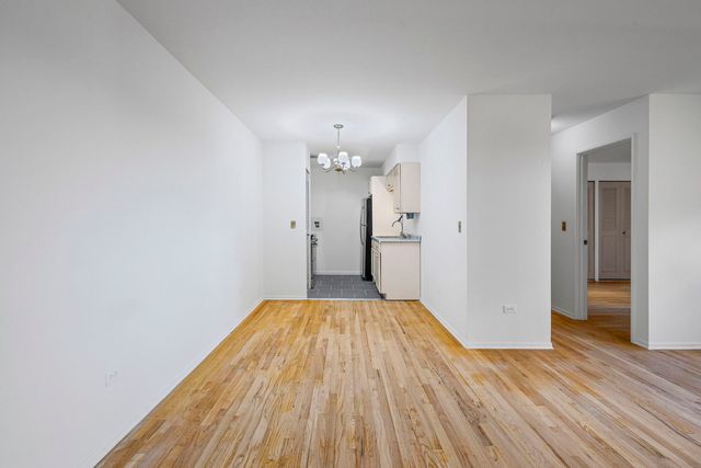 8245 W BELMONT Avenue 4G, River Grove, IL 60171