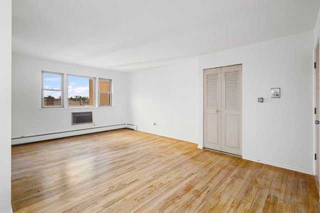 8245 W BELMONT Avenue 4G, River Grove, IL 60171