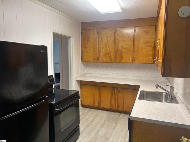 204 Elm Street, Clinton, SC 29325