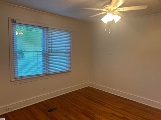 204 Elm Street, Clinton, SC 29325