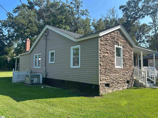 204 Elm Street, Clinton, SC 29325