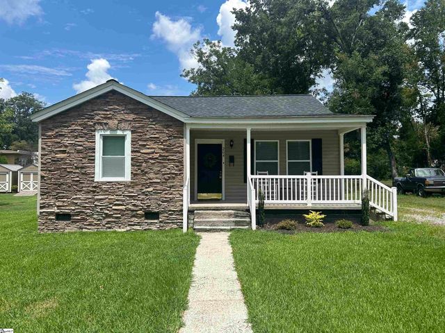 204 Elm Street, Clinton, SC 29325