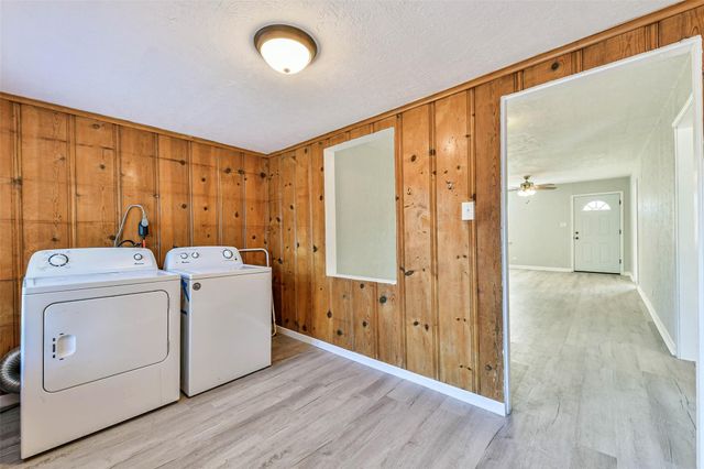 624 15th Avenue N, Texas City, TX 77590